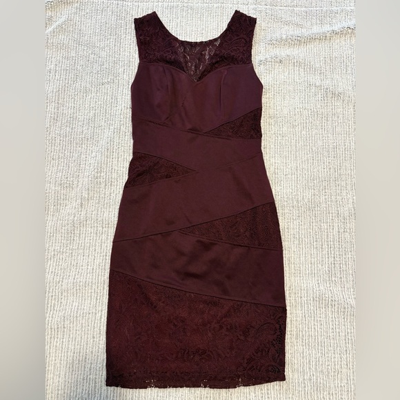 Le Château Burgundy Midi/Knee-Length Dress - Picture 4 of 6